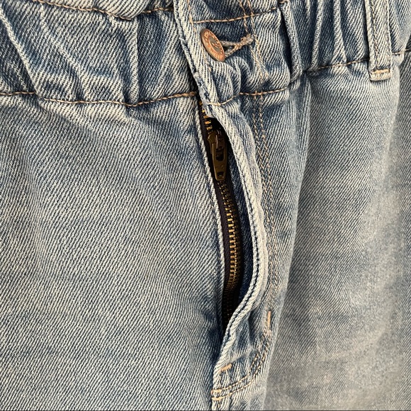 Hollister Ultra High Rise Paper Bag Waist Mom Short - Picture 7 of 9